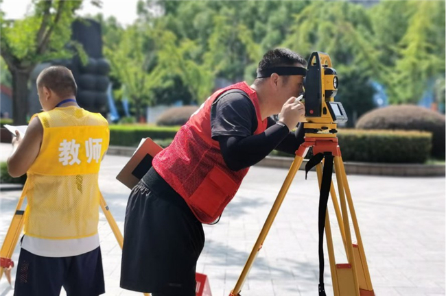 ̫������tyc4633